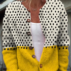 Georgia | Geometrische Strickjacke mit Spangendetail in Senfgelb